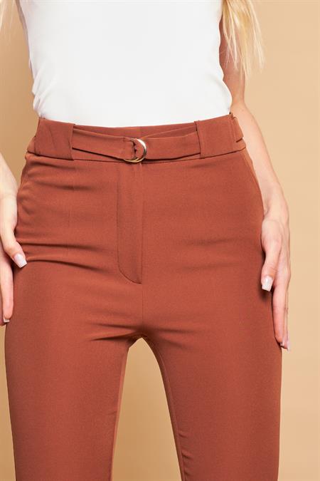 Kalın Kemerli D Tokalı Bilek Boy Normal Bel Likralı Kumaş Pantolon -Koyu Taba 