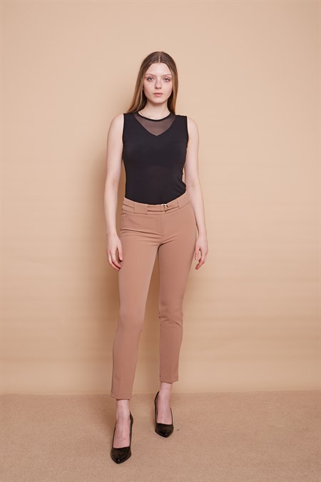 Kalın Kemerli D Tokalı Likralı Bilek Boy Kumaş Pantolon -Camel 