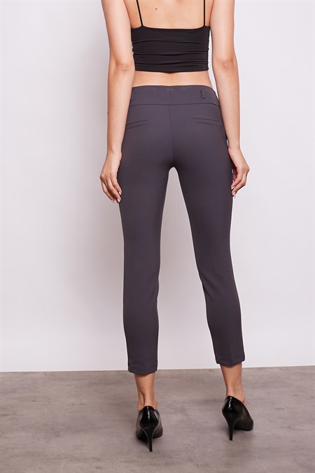 Kalın Kemerli Süs Cepli Bilek Boy Likralı Kumaş Pantolon-Antrasit