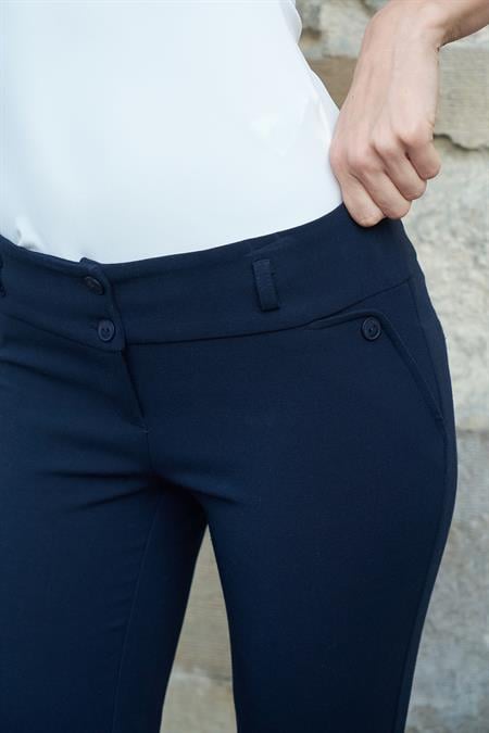 Kalın Kemerli Süs Cepli Bilek Boy Likralı Kumaş Pantolon-Lacivert