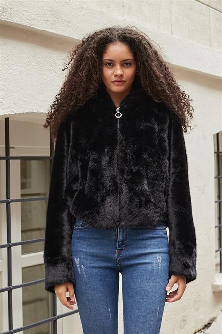 kapşonlu önü fermuarlı kürk kaban