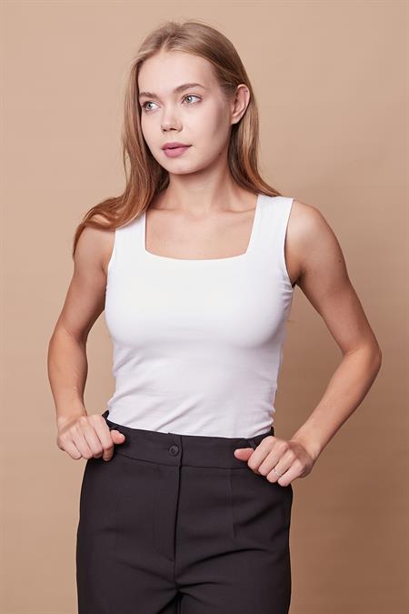 Kare Yaka Kolsuz Likralı Pamuklu Kumaş Body