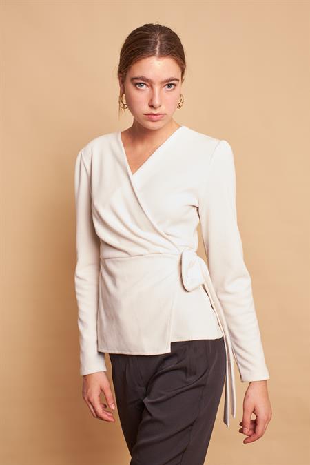 Kruvaze Anvelop Yandan Ayarlanabilir Bağlamalı Uzun Kol Hafif Likralı Triko Bluz-Şampanya