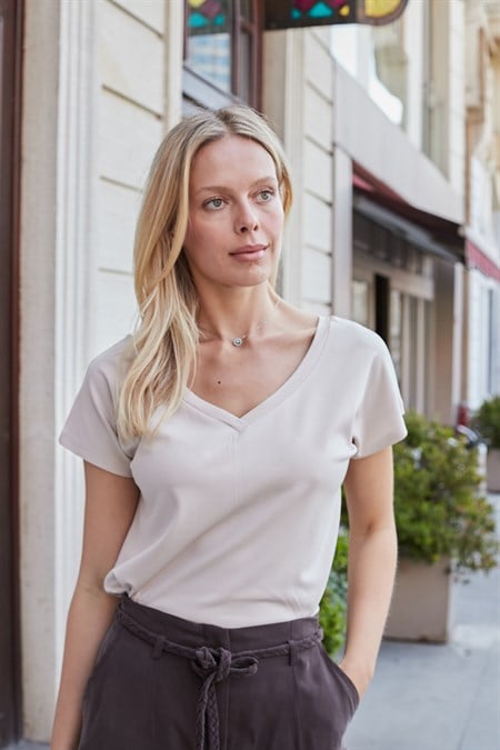 Likralı Şık Span Kumaş Ön Arka V Yaka Düşük Omuzlu Bluz-Bej 