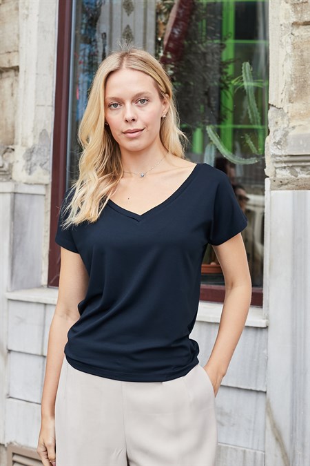 Likralı Şık Span Kumaş Ön Arka V Yaka Düşük Omuzlu Bluz-Koyu Lacivert 