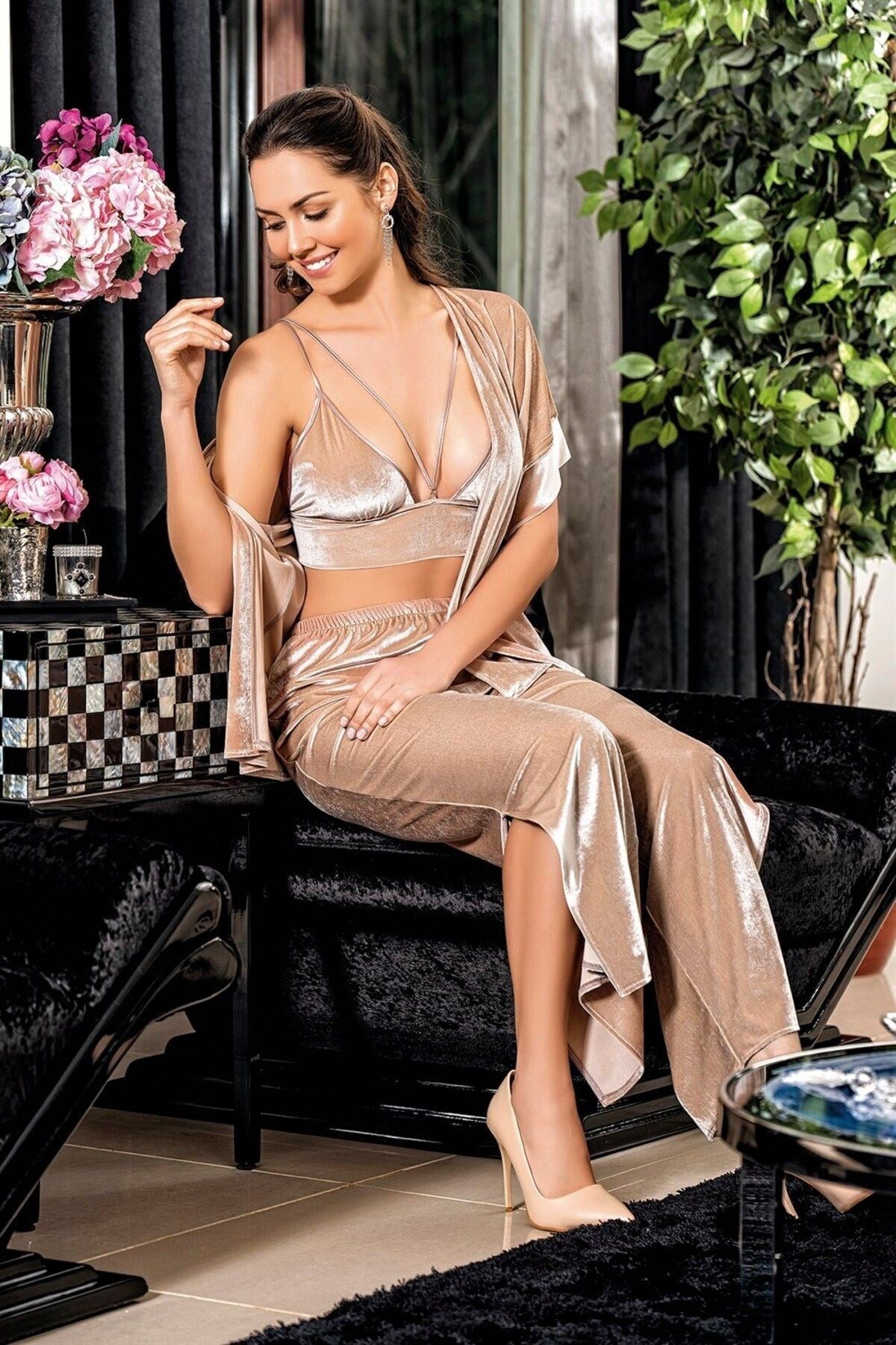 Büstiyerli Üçlü Vizon Kadife Sabahlık Gecelik Pijama Takımı