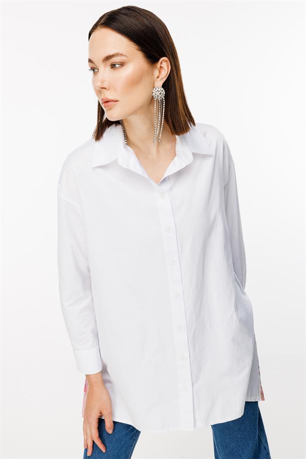 Arkası Baskı Detaylı Koton Gömlek-BEYAZ