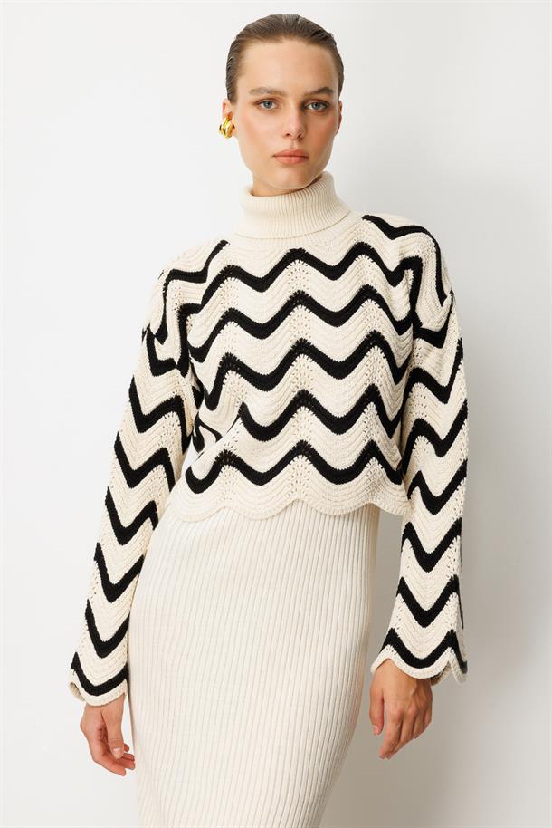 Balıkçı Yaka Desenli Triko Takım Elbise-KREM