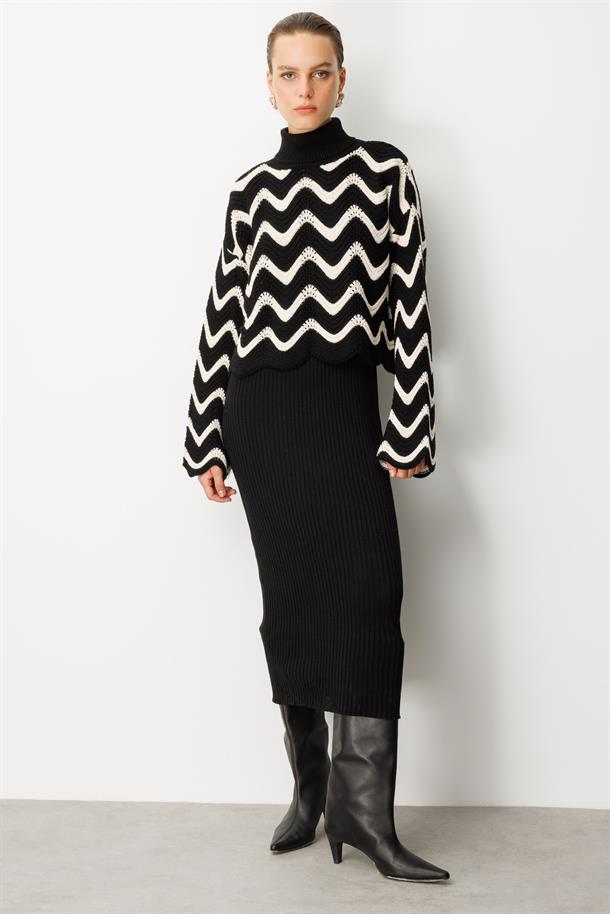 Balıkçı Yaka Desenli Triko Takım Elbise-SİYAH