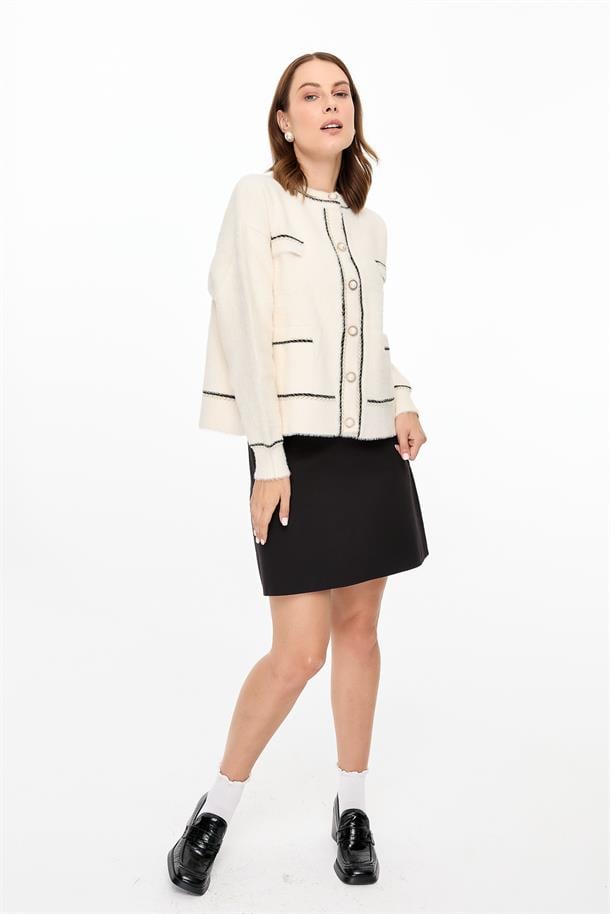 Biyeli İnci Düğmeli Triko Hırka-KEMIK