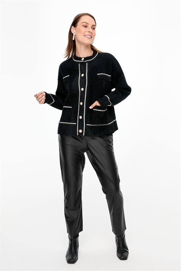 Biyeli İnci Düğmeli Triko Hırka-SİYAH