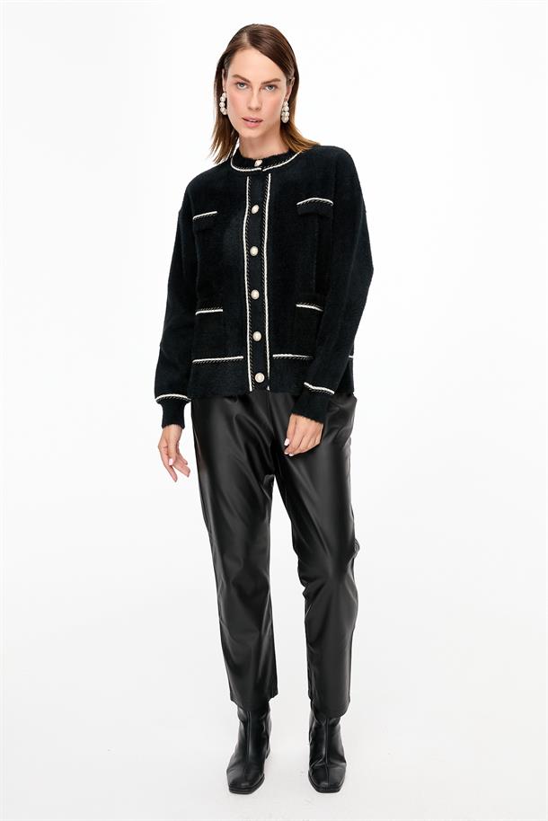 Biyeli İnci Düğmeli Triko Hırka-SİYAH