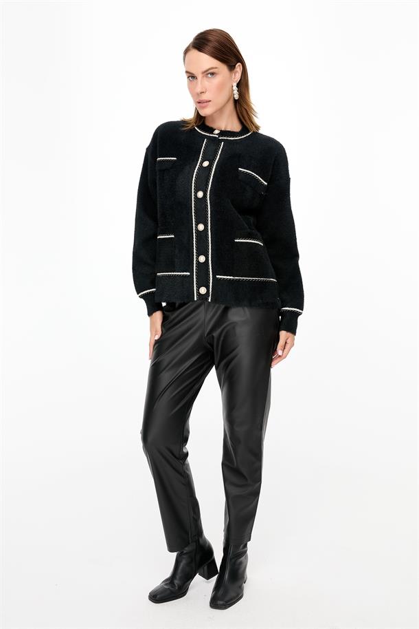 Biyeli İnci Düğmeli Triko Hırka-SİYAH