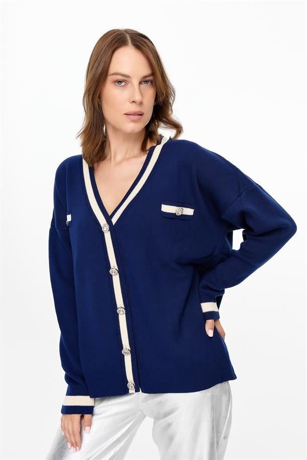 Biyeli Taşlı Düğmeli Triko Hırka-LACI