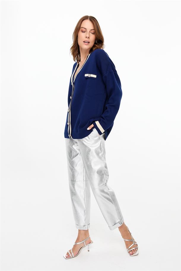 Biyeli Taşlı Düğmeli Triko Hırka-LACI