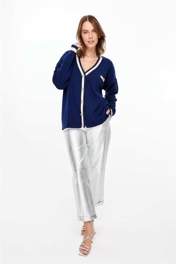 Biyeli Taşlı Düğmeli Triko Hırka-LACI