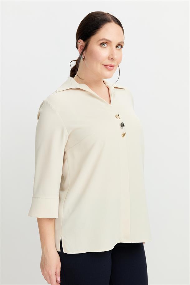 Büyük Beden Broş Detaylı Gömlek-KUM