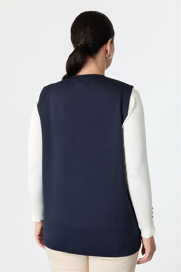 Büyük Beden Düğme Detaylı Triko Yelek-LACI