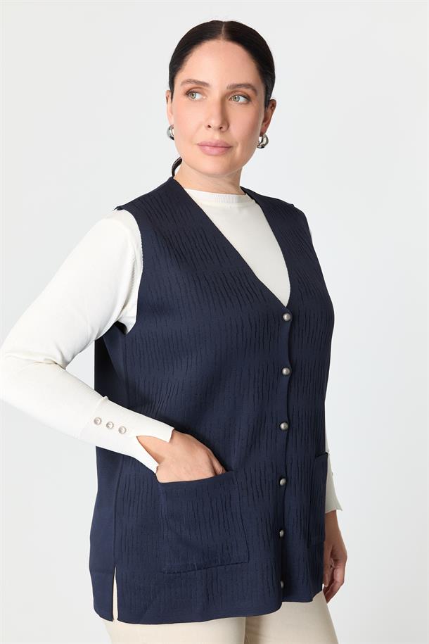 Büyük Beden Düğme Detaylı Triko Yelek-LACI