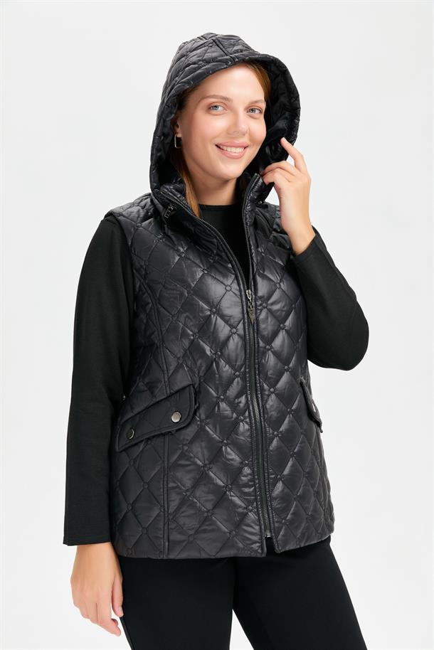 Büyük Beden Kapüşonlu Kabartmalı Kapitone Yelek-SİYAH