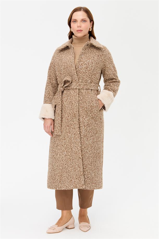 Büyük Beden Kolu Kürklü Desenli Kaban-KAHVE