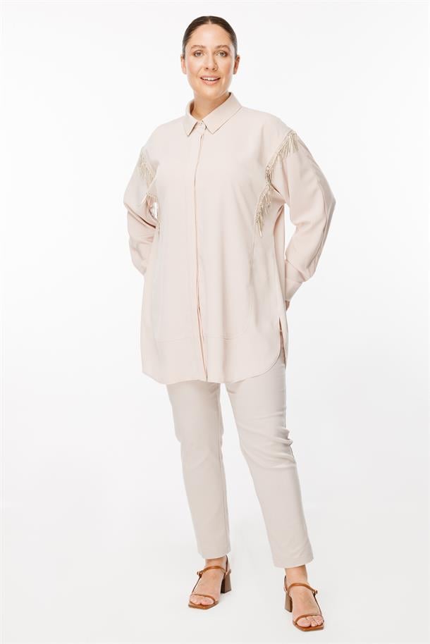 Büyük Beden Omuzları Taş Detaylı Krep Gömlek-BEJ