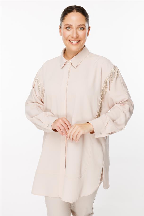 Büyük Beden Omuzları Taş Detaylı Krep Gömlek-BEJ