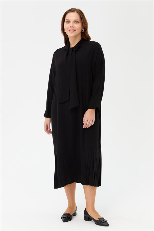 Büyük Beden Yaka Fularlı Elbise-SİYAH