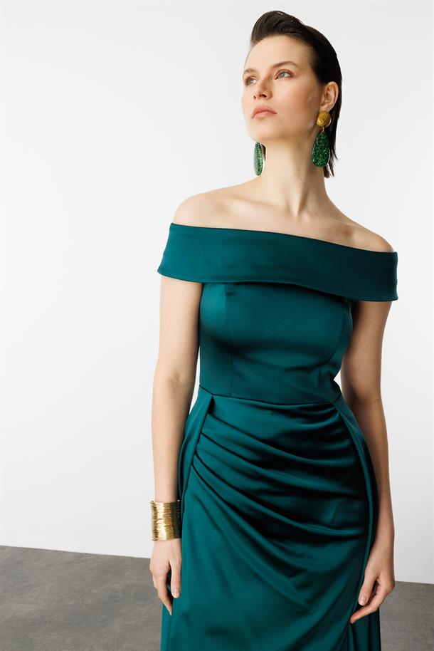 Carmen Yaka Yırtmaç Detay Abiye Elbise-ZÜMRÜT