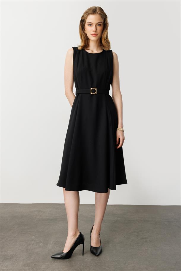 Cep Detaylı Kolsuz Krep Elbise-SİYAH