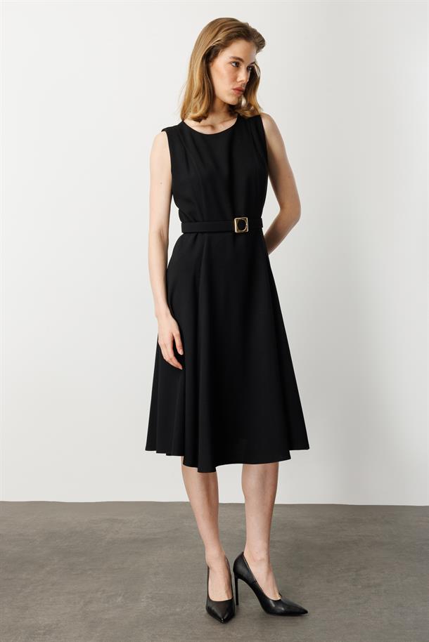 Cep Detaylı Kolsuz Krep Elbise-SİYAH