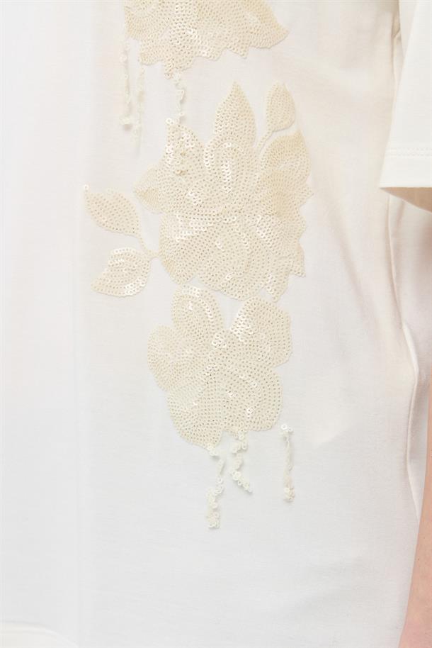 Çiçek İşlemeli Kısa Kollu Tişört-KEMIK