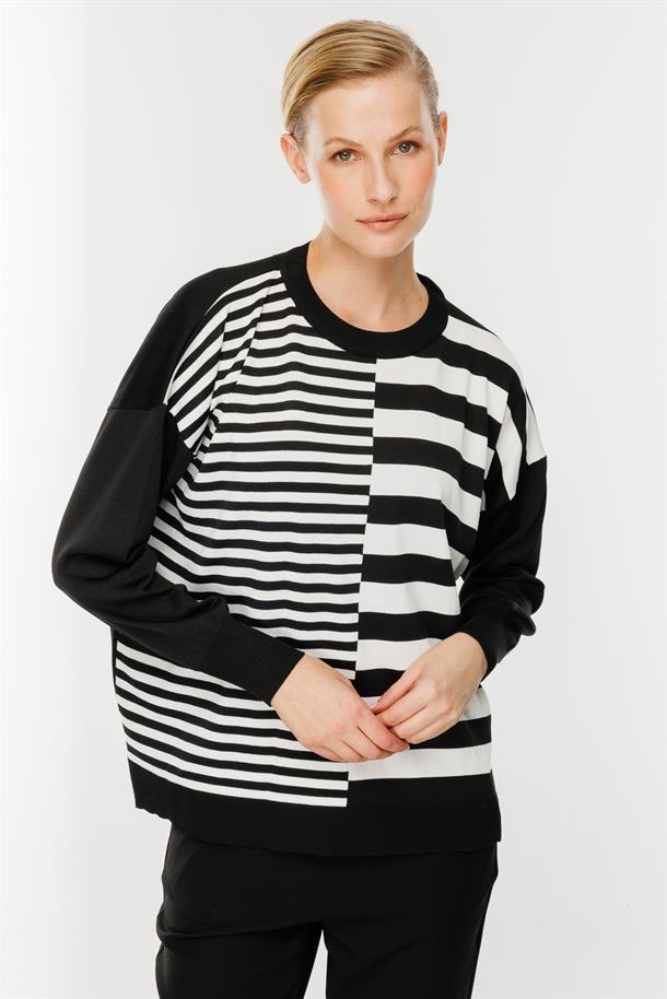 Çizgi Desenli Kazak-SİYAH