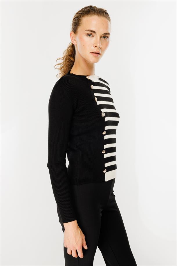 Çizgili Düğme Detaylı Triko Kazak-SİYAH