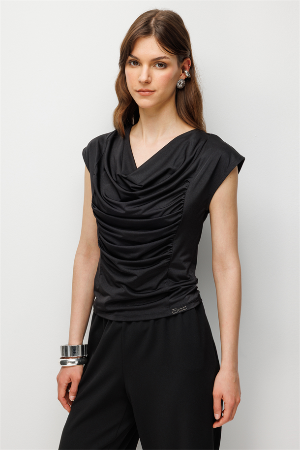 Degaje Yaka Drapeli Bluz-SİYAH