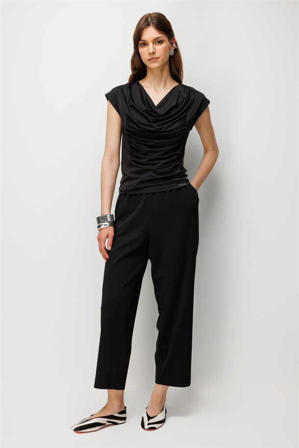 Degaje Yaka Drapeli Bluz-SİYAH