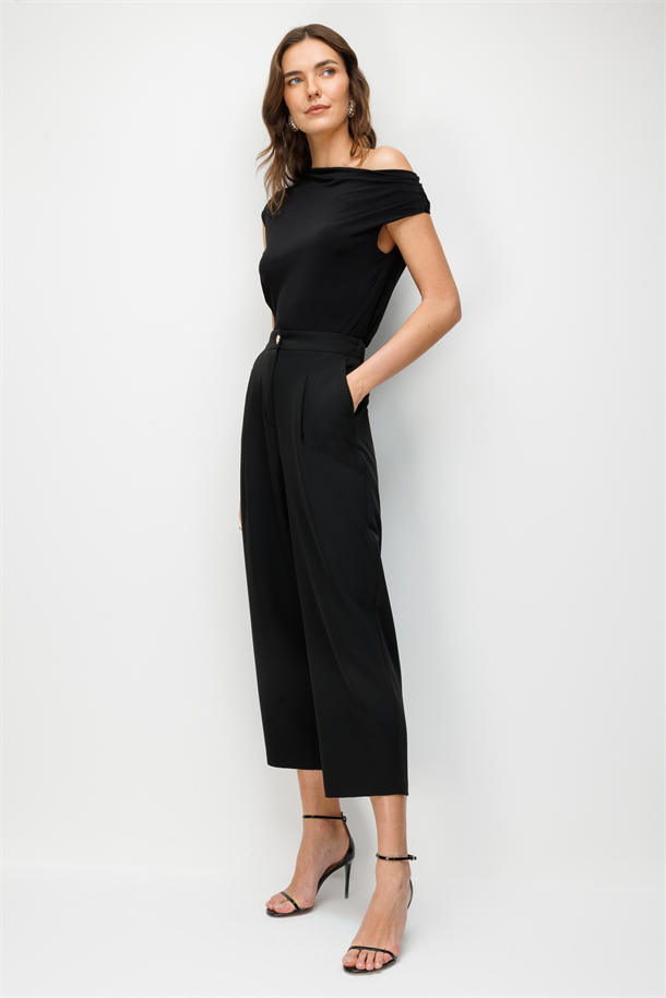 Degaje Yaka Kolsuz Bluz-SİYAH