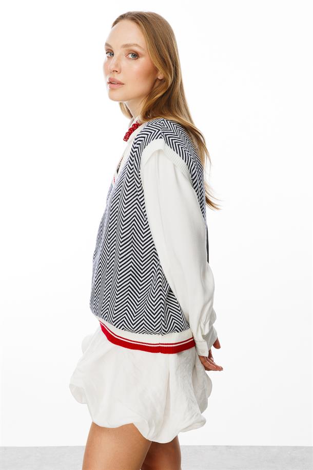 Desenli V Yaka Triko Süveter-LACI