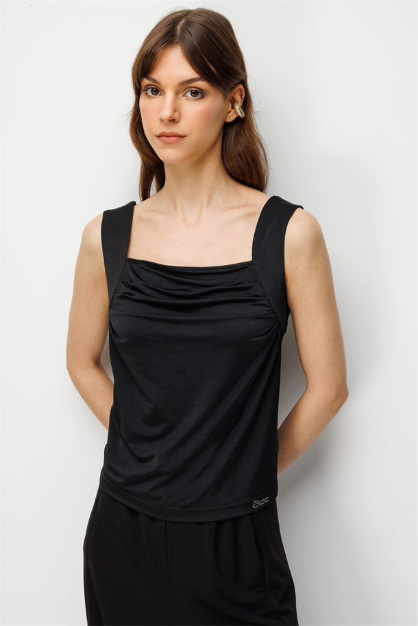 Drape Detay Askılı Bluz-SİYAH