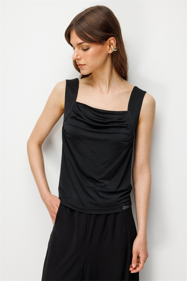 Drape Detay Askılı Bluz-SİYAH