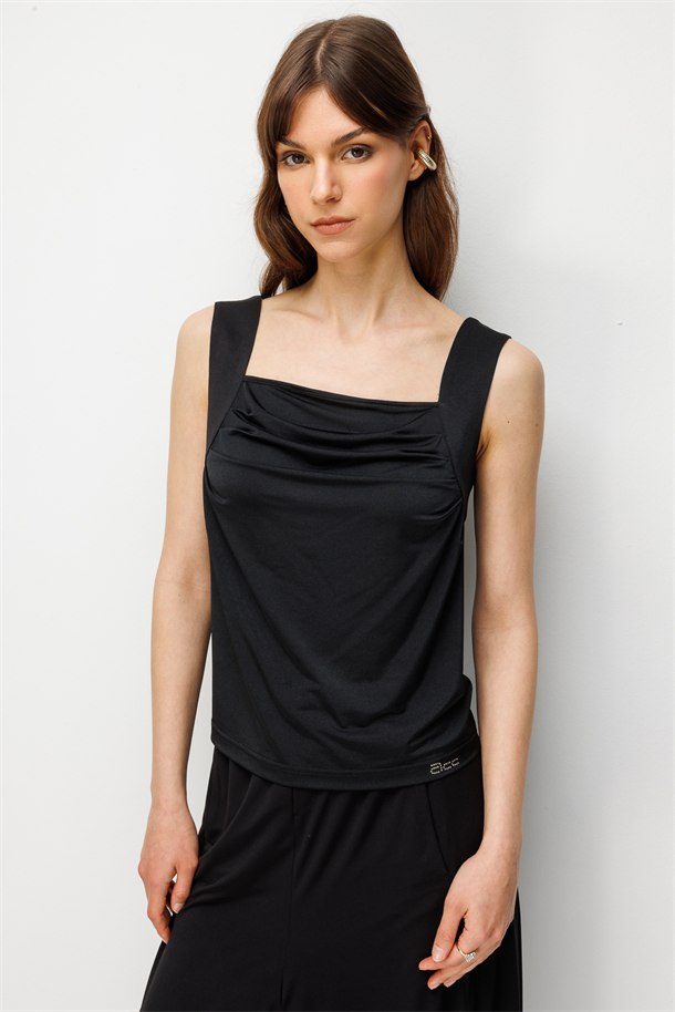 Drape Detay Askılı Bluz-SİYAH