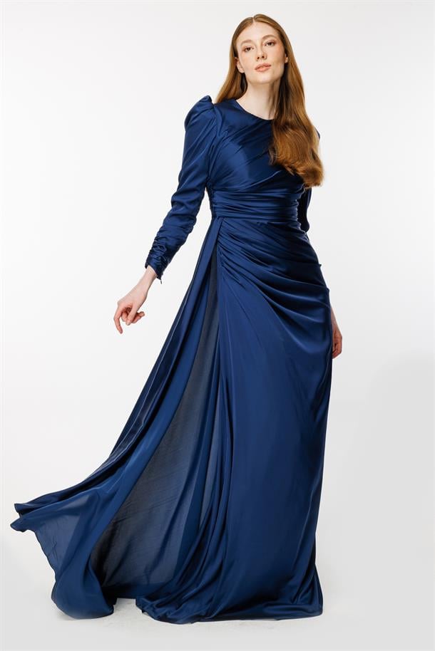 Drape Detaylı Kuyruklu Uzun Saten Abiye-LACI