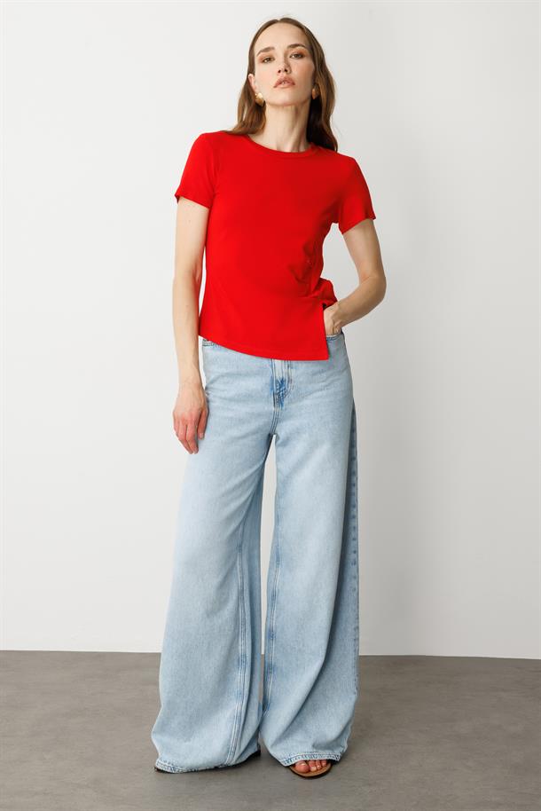 Drape Detaylı Taşlı Tişört-KIRMIZI