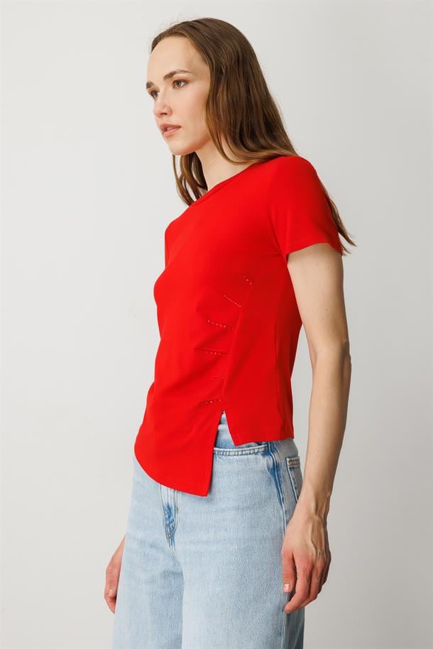 Drape Detaylı Taşlı Tişört-KIRMIZI