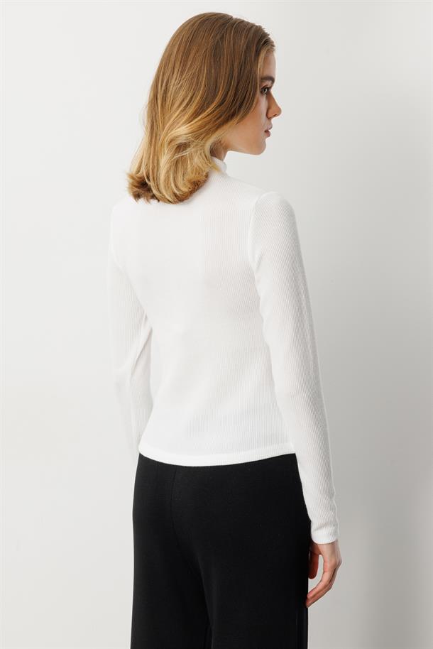 Drape Detaylı Yuvarlak Yaka Bluz-KEMIK