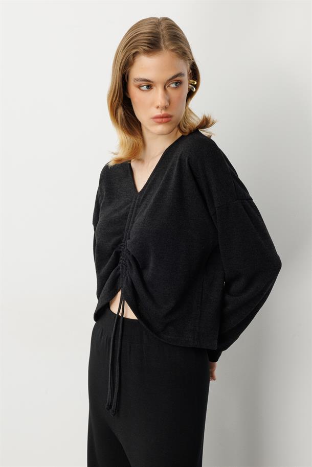 Drapeli V Yaka Dokuma Bluz-SİYAH