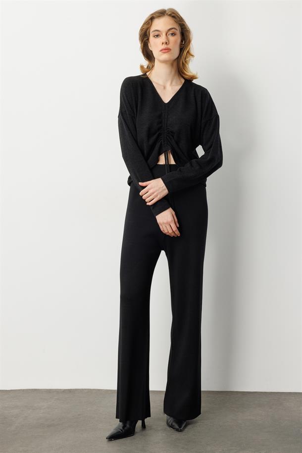 Drapeli V Yaka Dokuma Bluz-SİYAH