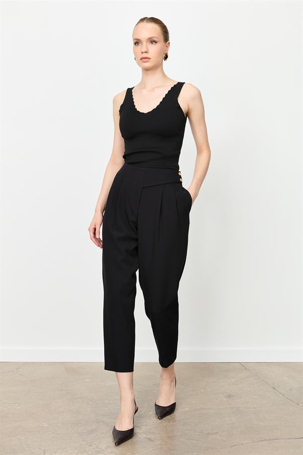 Düğme Deatylı Yüksek Bel Pantolon-SİYAH