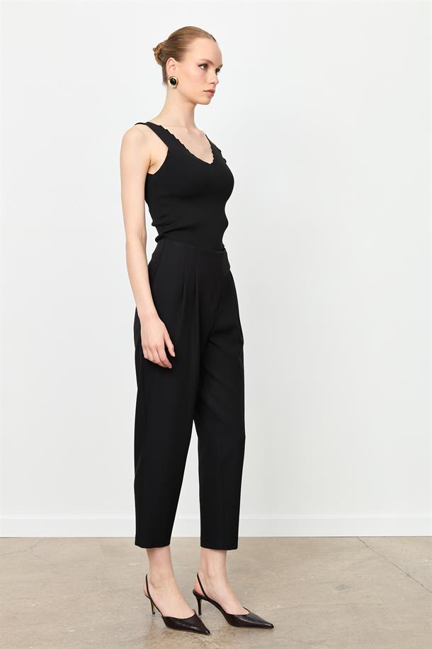 Düğme Deatylı Yüksek Bel Pantolon-SİYAH