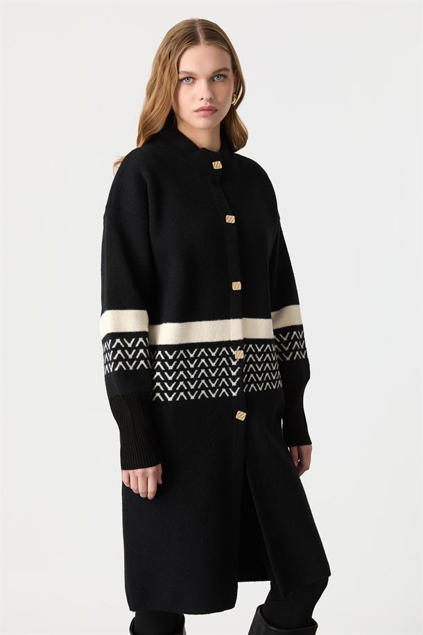 Düğme Detaylı Desenli Uzun Hırka-SİYAH